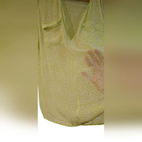 Banana Republic - Animal Print Sheer Deep V-Neck Ruffled Sleeves Long Sleeve Top - Picture 4 of 8